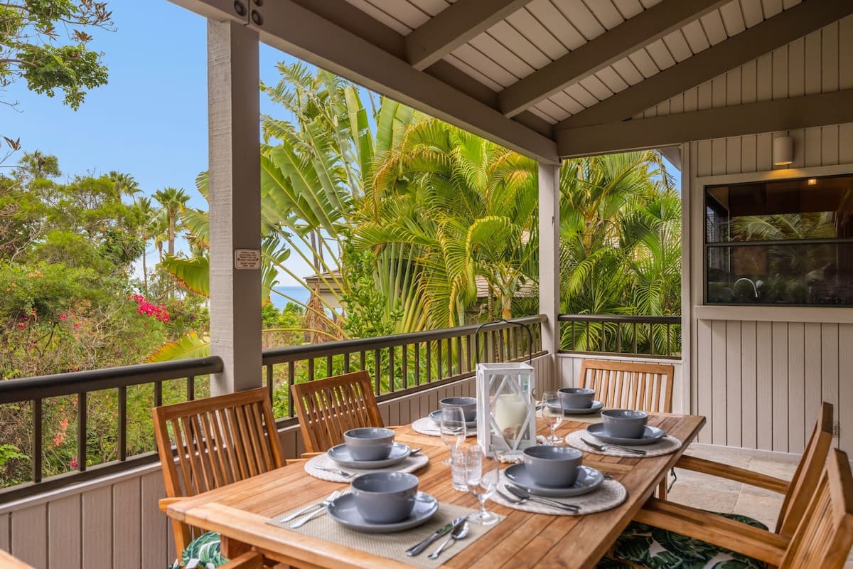 Condo in Kihei · ★4.38 · 2 bedrooms · 4 beds · 2 baths - Photo 1
