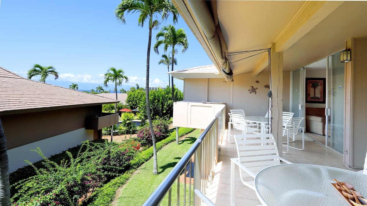 Condo in Kaanapali · ★4.81 · 2 bedrooms · 4 beds · 2 baths - Photo 2