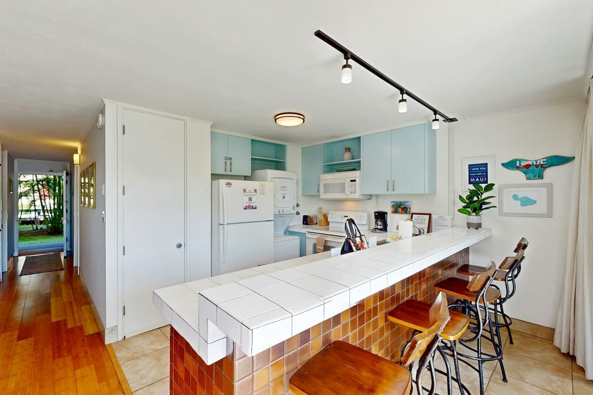 Condo in Kihei · ★4.46 · 2 bedrooms · 3 beds · 2 shared baths - Photo 4