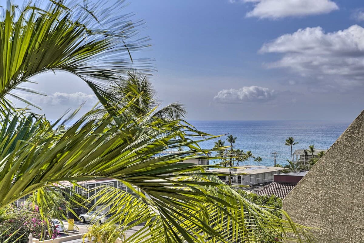 Condo in Kailua-Kona · ★4.6 · 2 bedrooms · 3 beds · 3 baths - Photo 2