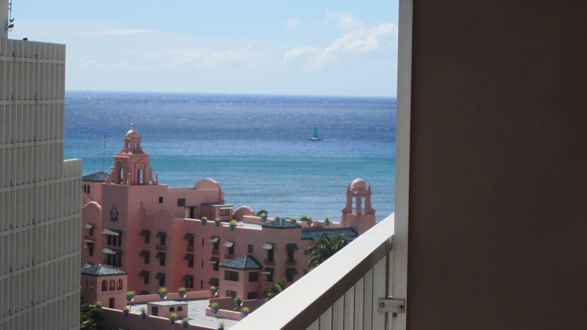 Central Waikiki Studio w/ Balcony, 5-Min to Beach - Photo 5