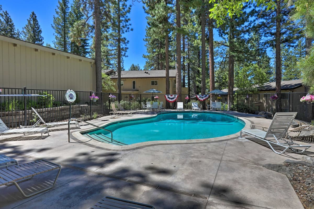 Condo in Incline Village · ★4.89 · 3 bedrooms · 4 beds · 2.5 private baths - Photo 3