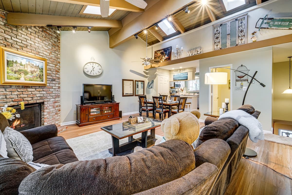 Condo in Incline Village · ★4.89 · 3 bedrooms · 4 beds · 2.5 private baths - Photo 1