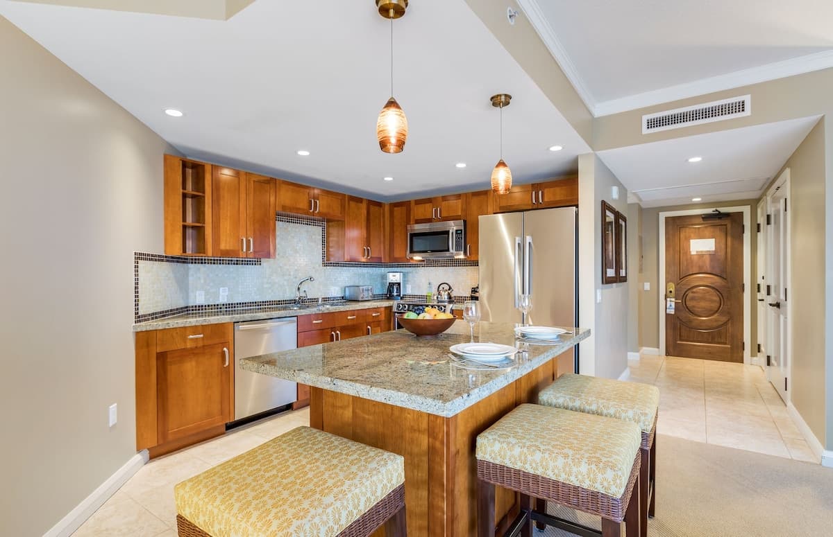 Condo in Lahaina · ★4.91 · Studio · 2 beds · 1 bath - Photo 4