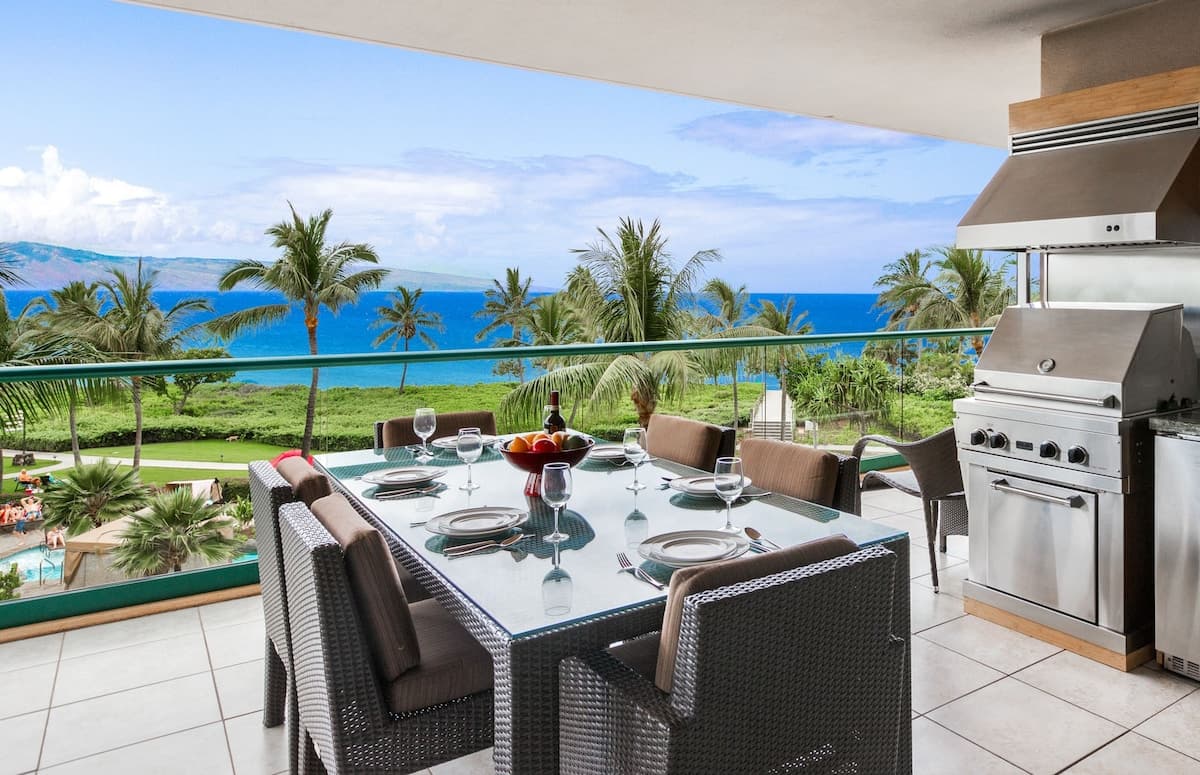 Condo in Lahaina · ★5.0 · 3 bedrooms · 4 beds · 3 baths - Photo 4