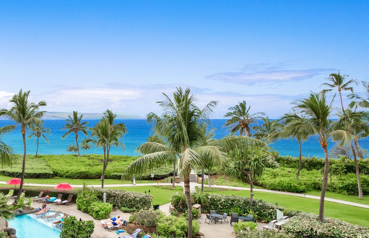 Condo in Lahaina · ★5.0 · 3 bedrooms · 4 beds · 3 baths - Photo 3