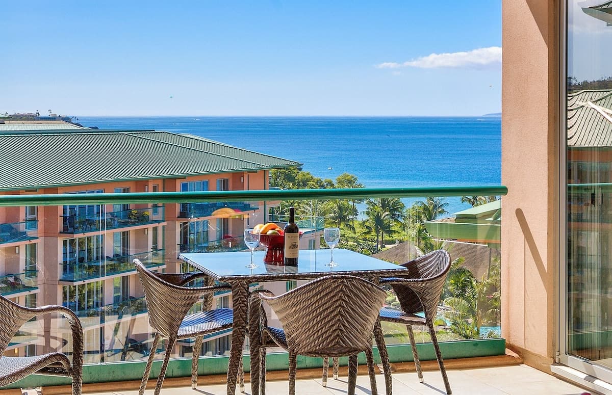 Condo in Lahaina · ★4.9 · 2 bedrooms · 3 beds · 2 baths - Photo 1
