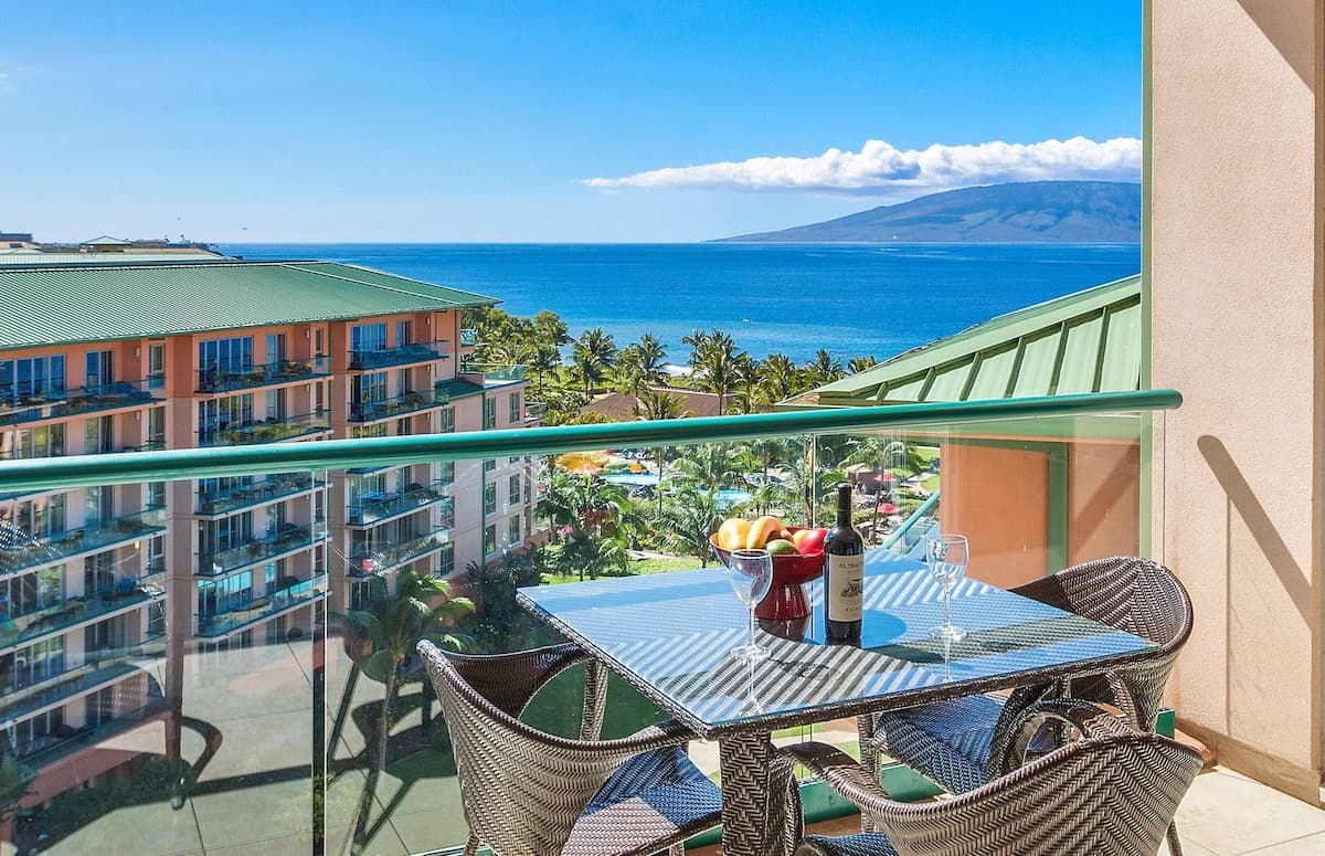 Condo in Lahaina · ★4.9 · 2 bedrooms · 3 beds · 2 baths - Photo 3