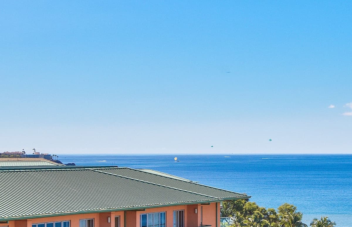 Condo in Lahaina · ★4.9 · 2 bedrooms · 3 beds · 2 baths - Photo 4