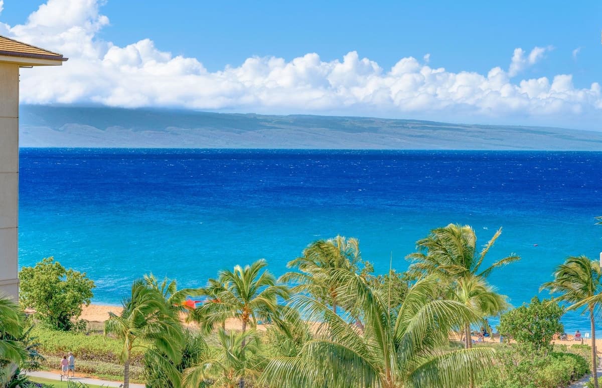 Condo in Lahaina · ★4.89 · 2 bedrooms · 3 beds · 2 baths - Photo 1