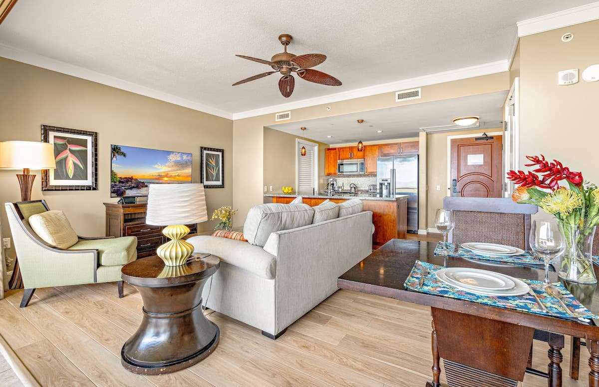 Condo in Lahaina · ★4.79 · 1 bedroom · 2 beds · 1 bath - Photo 3