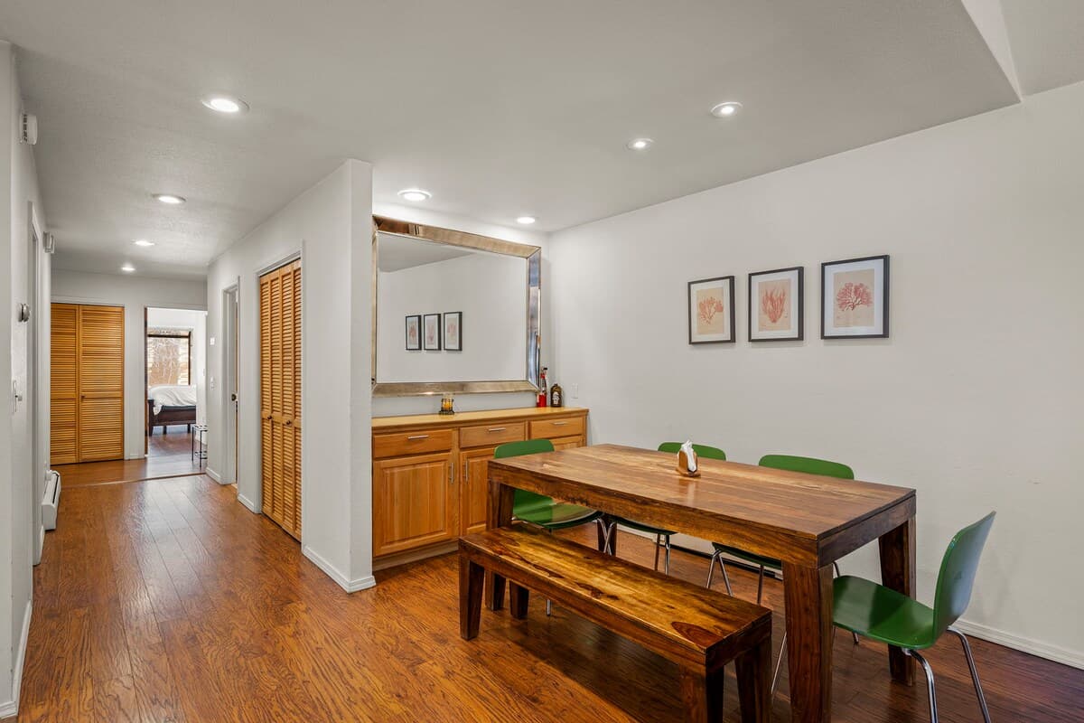 Condo in Incline Village · ★4.71 · 2 bedrooms · 2 beds · 2 private baths - Photo 5