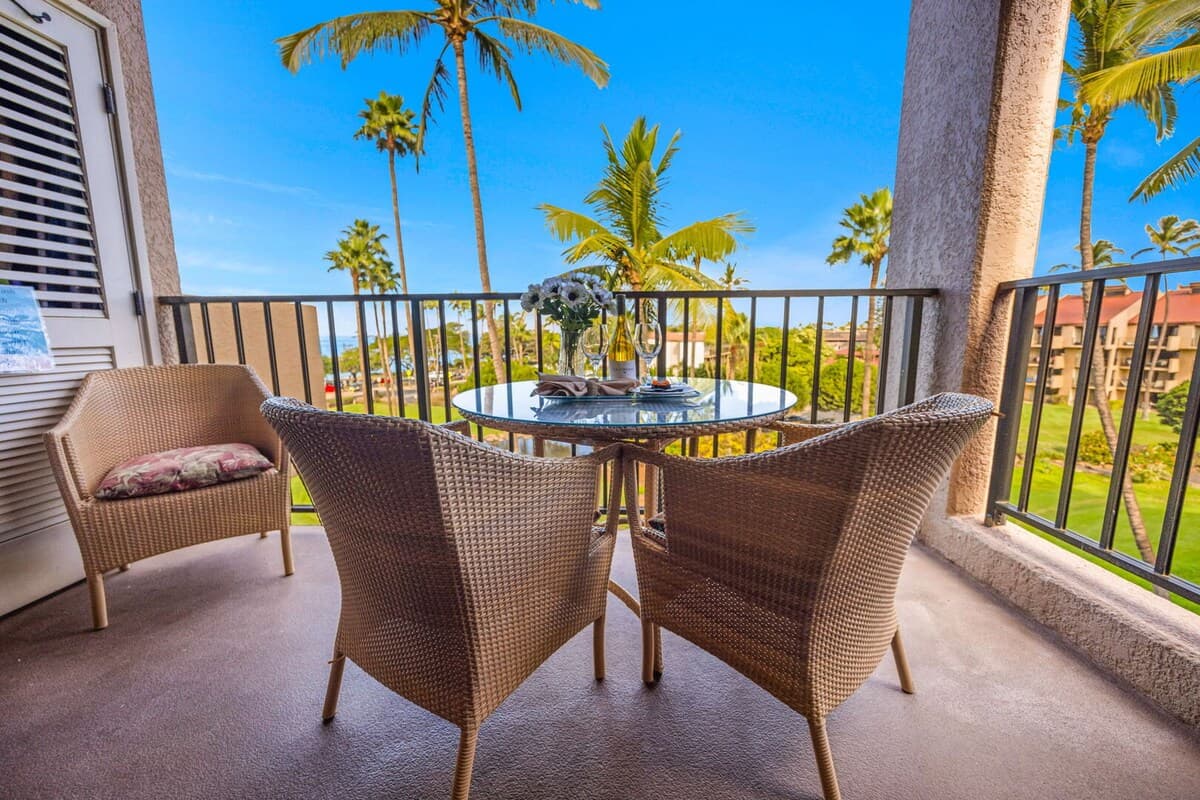 Condo in Kihei · ★4.56 · 2 bedrooms · 5 beds · 2 private baths - Photo 3