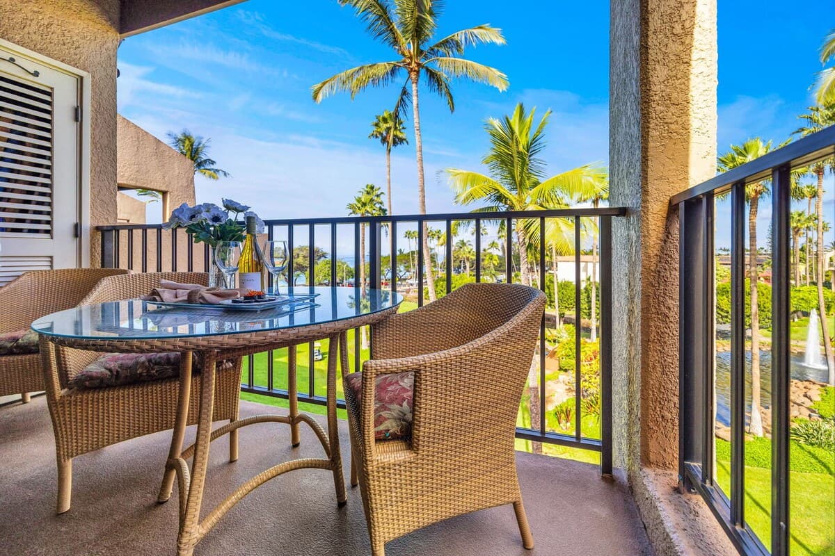 Condo in Kihei · ★4.56 · 2 bedrooms · 5 beds · 2 private baths - Photo 5