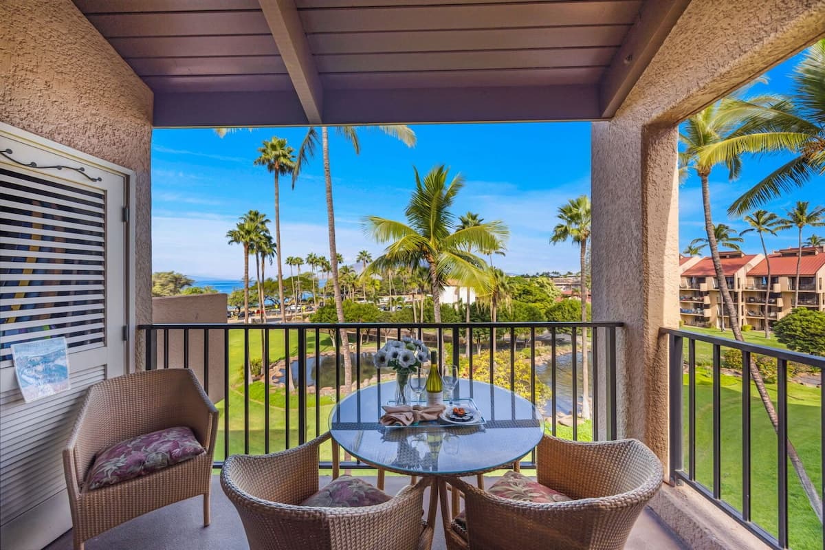 Condo in Kihei · ★4.56 · 2 bedrooms · 5 beds · 2 private baths - Photo 1