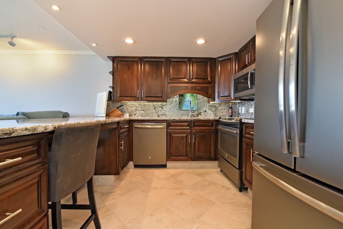 Condo in Lahaina · ★4.78 · 1 bedroom · 1 bed · 1 bath - Photo 4