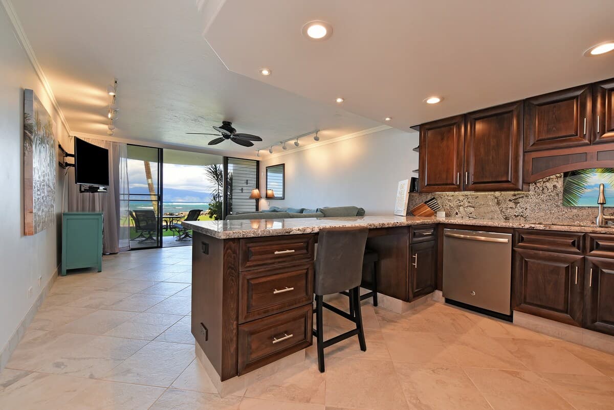 Condo in Lahaina · ★4.78 · 1 bedroom · 1 bed · 1 bath - Photo 5