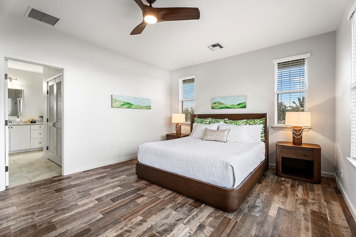 Home in Kailua-Kona · ★4.72 · 3 bedrooms · 3 beds · 2.5 baths - Photo 4