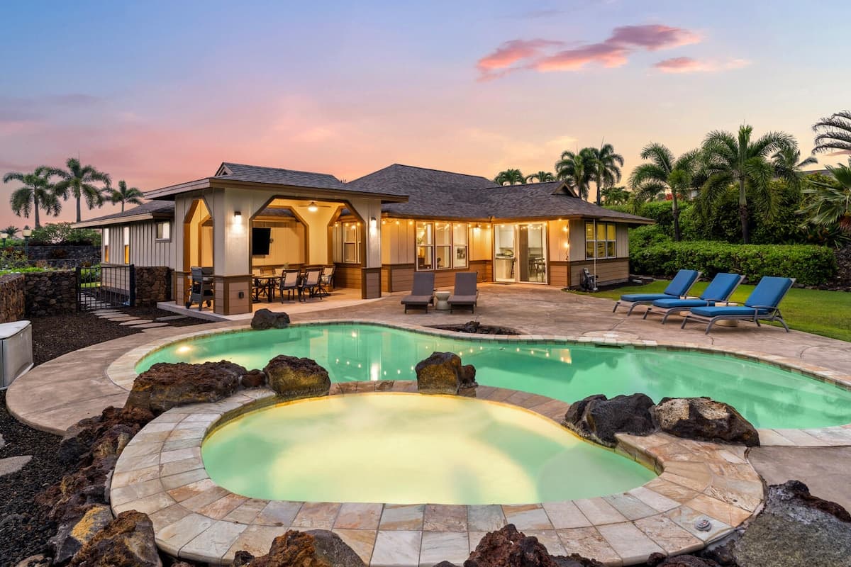 Home in Kailua-Kona · ★4.72 · 3 bedrooms · 3 beds · 2.5 baths - Photo 1