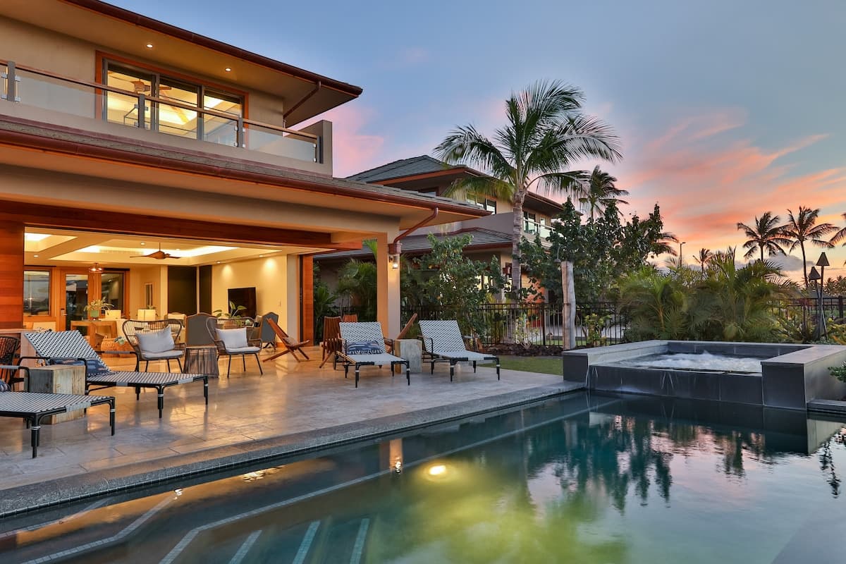 Home in Waimea · ★4.7 · 4 bedrooms · 5 beds · 4.5 baths - Photo 3
