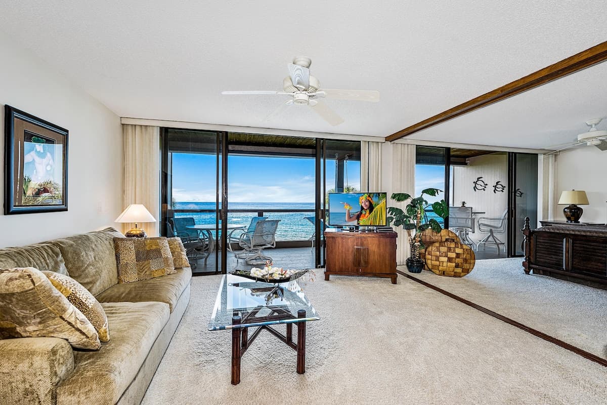 Condo in Kailua-Kona · ★4.57 · 2 bedrooms · 2 beds · 2 baths - Photo 3