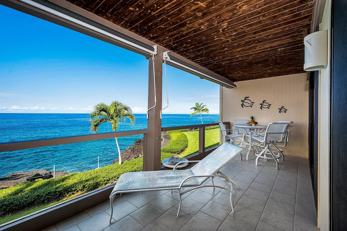 Condo in Kailua-Kona · ★4.57 · 2 bedrooms · 2 beds · 2 baths - Photo 2