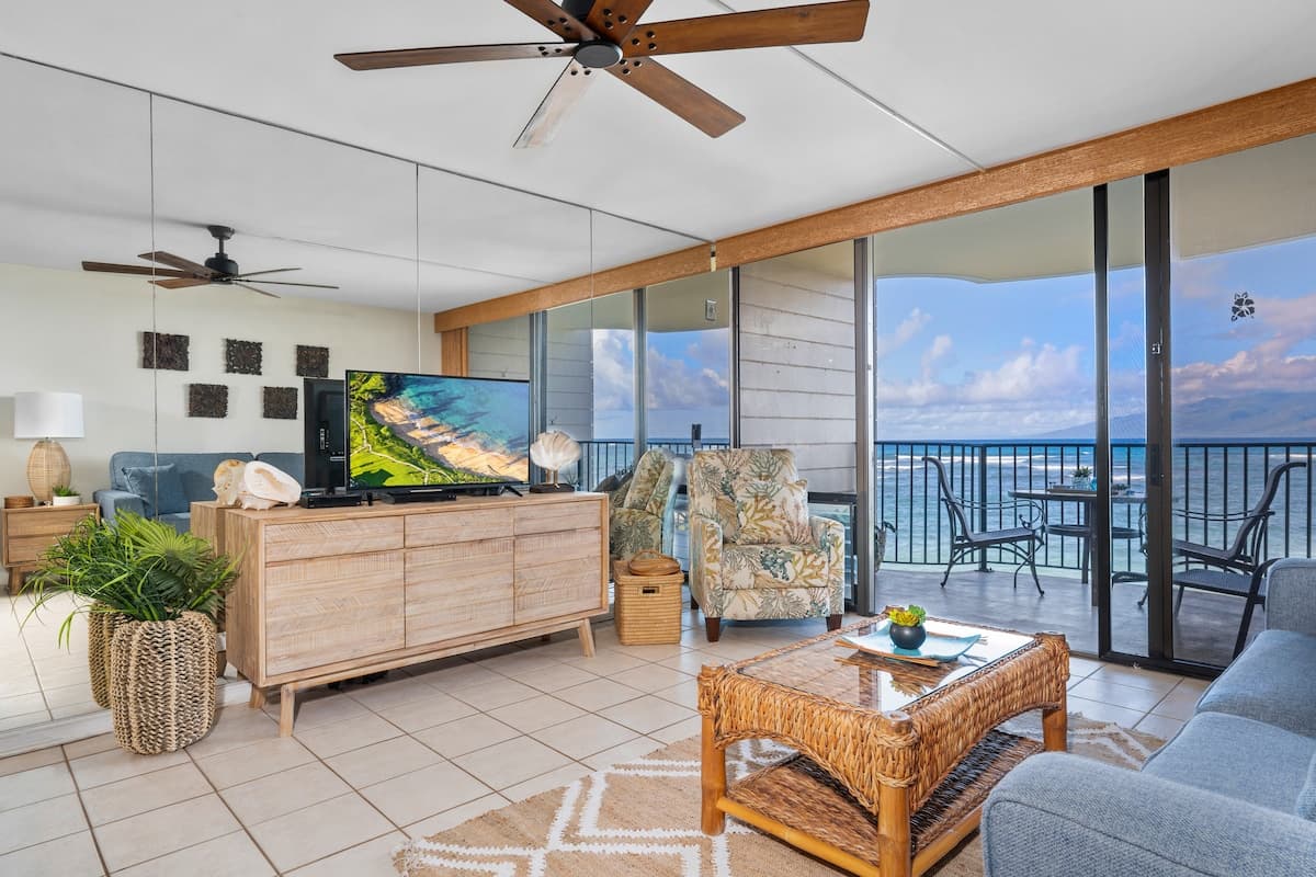 Condo in Lahaina · ★4.45 · 1 bedroom · 2 beds · 1 bath - Photo 2