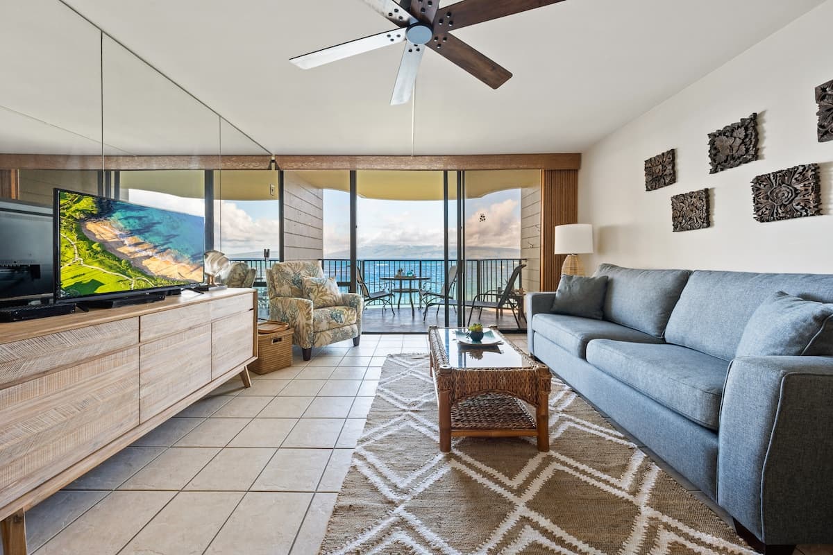 Condo in Lahaina · ★4.45 · 1 bedroom · 2 beds · 1 bath - Photo 1