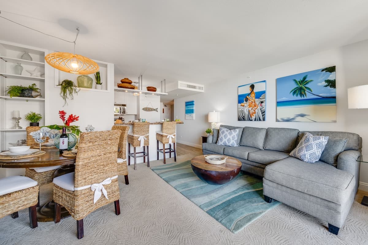 Condo in Lahaina · ★4.76 · 2 bedrooms · 4 beds · 2 baths - Photo 1