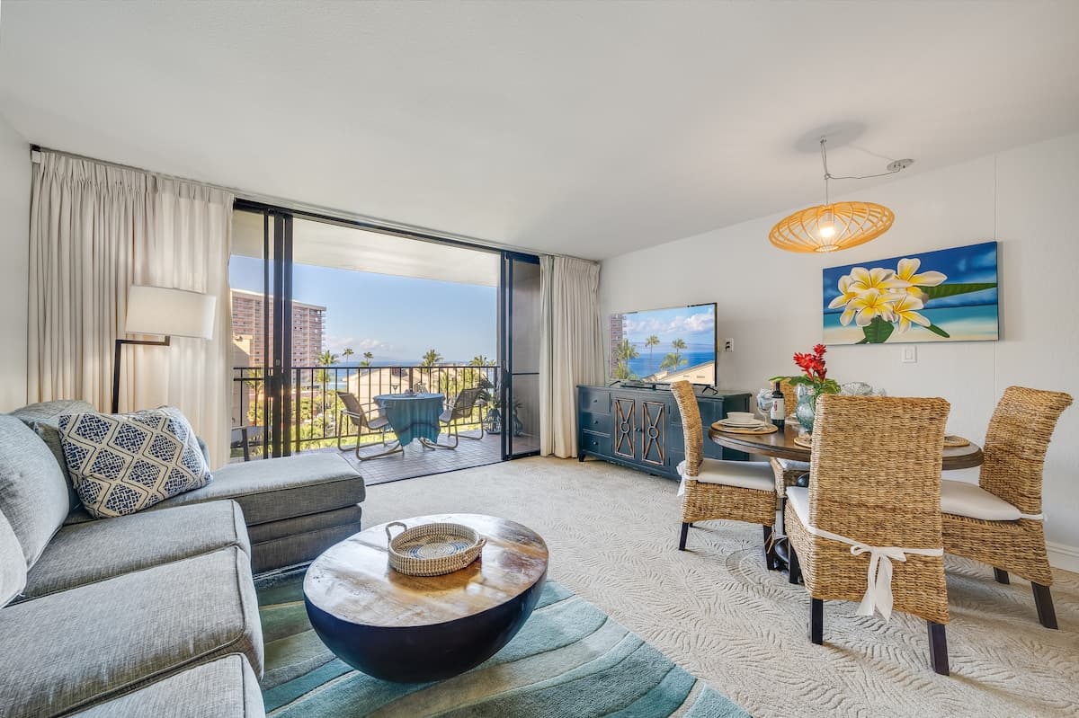 Condo in Lahaina · ★4.76 · 2 bedrooms · 4 beds · 2 baths - Photo 2