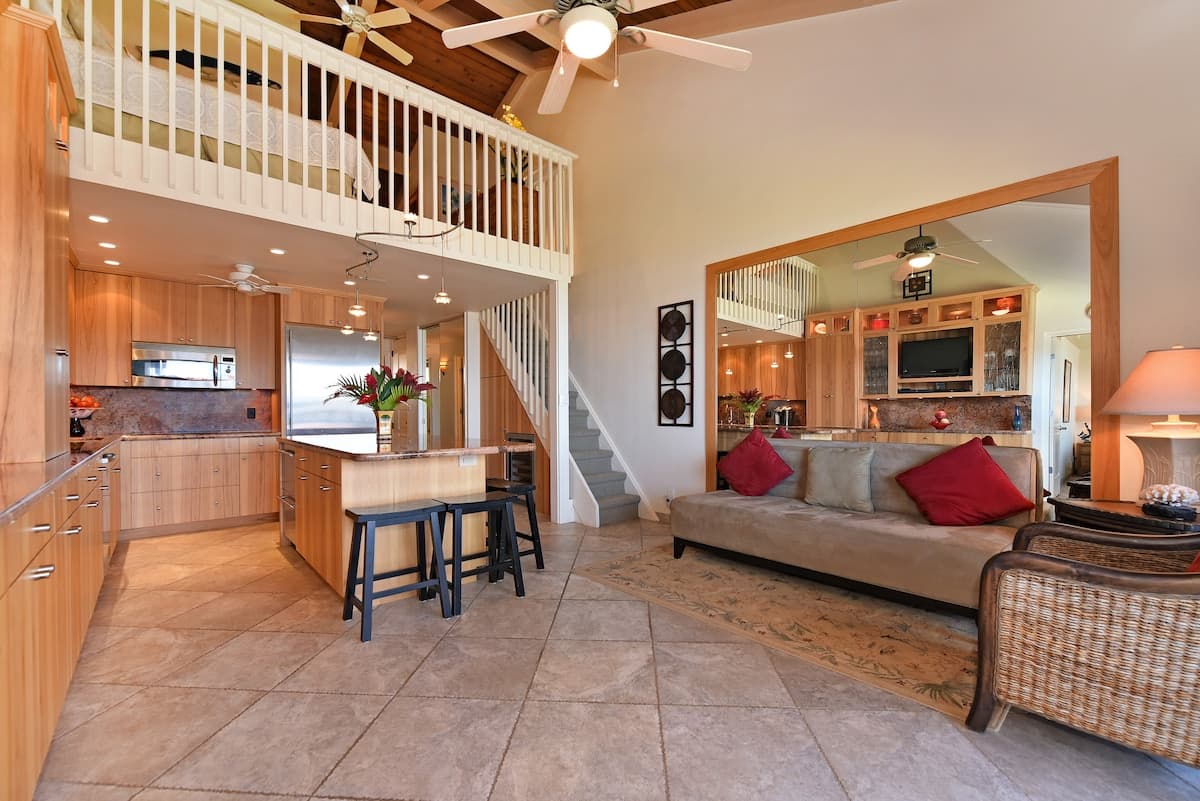 Condo in Lahaina · ★4.64 · 3 bedrooms · 5 beds · 3 baths - Photo 2