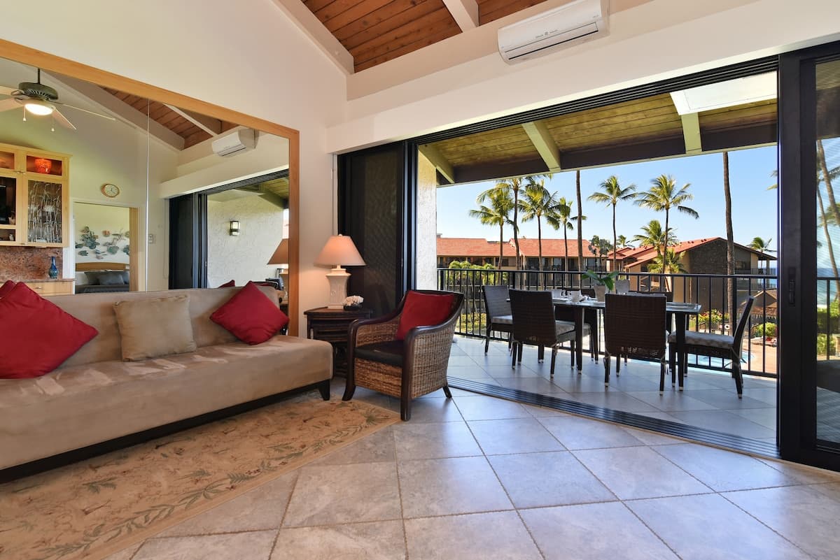 Condo in Lahaina · ★4.64 · 3 bedrooms · 5 beds · 3 baths - Photo 3