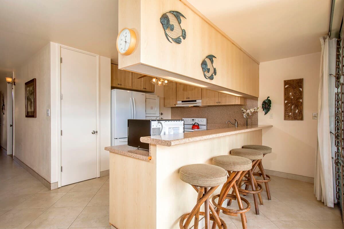 Condo in Kihei · ★4.61 · 2 bedrooms · 4 beds · 2 shared baths - Photo 5