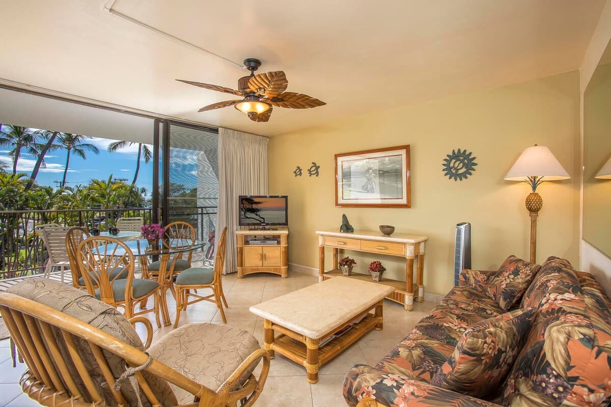 Condo in Kihei · ★4.61 · 2 bedrooms · 4 beds · 2 shared baths - Photo 2