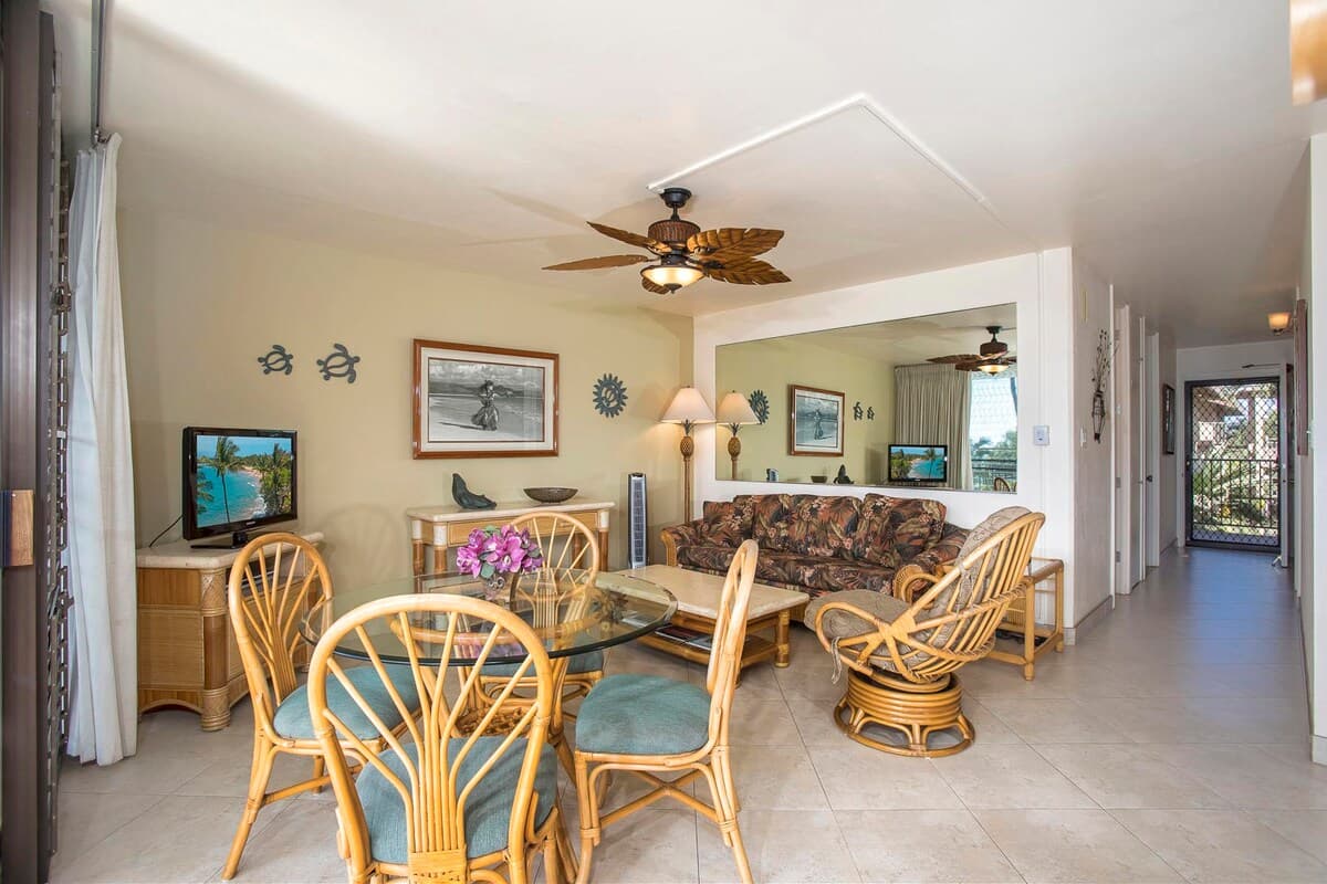 Condo in Kihei · ★4.61 · 2 bedrooms · 4 beds · 2 shared baths - Photo 4