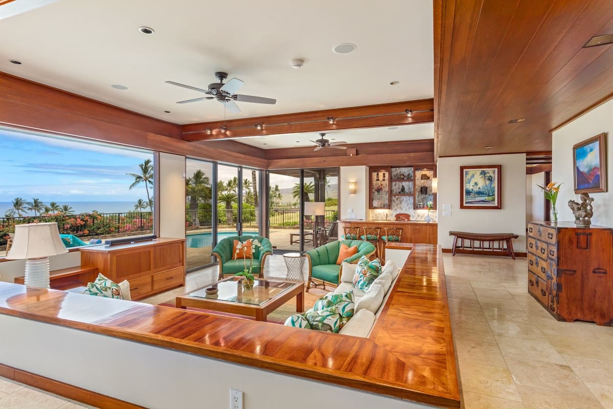 Home in Waimea · ★5.0 · 4 bedrooms · 7 beds · 4 baths - Photo 2