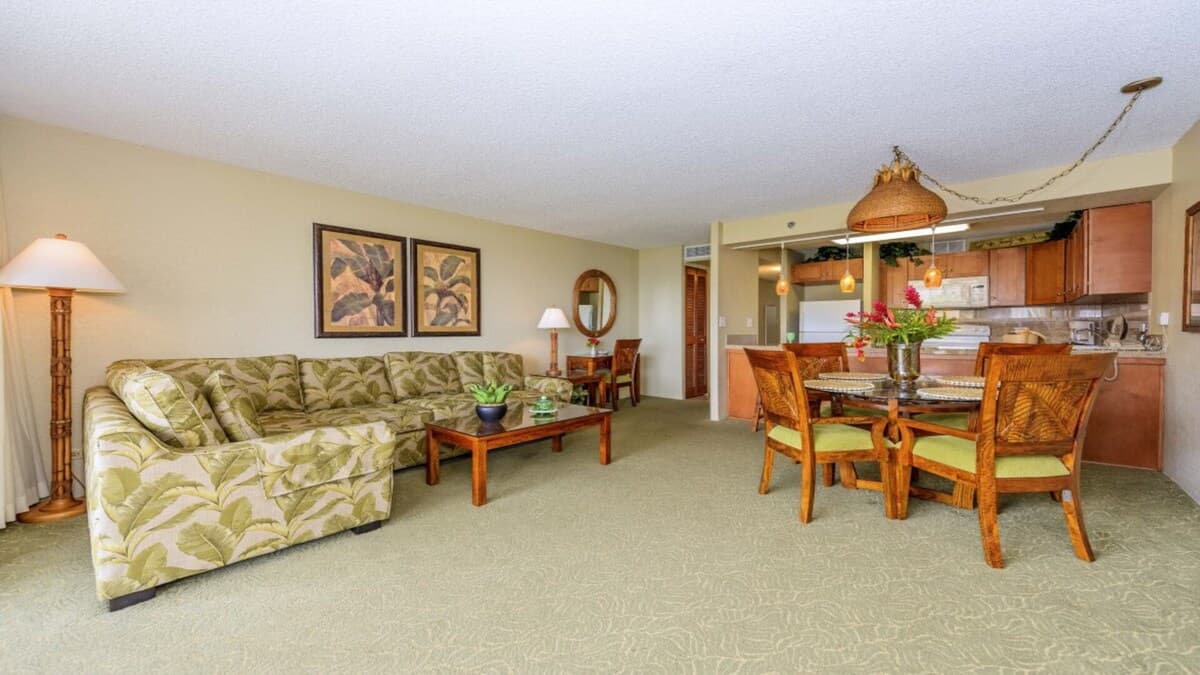 Condo in Lahaina · ★4.7 · 1 bedroom · 2 beds · 1 bath - Photo 5