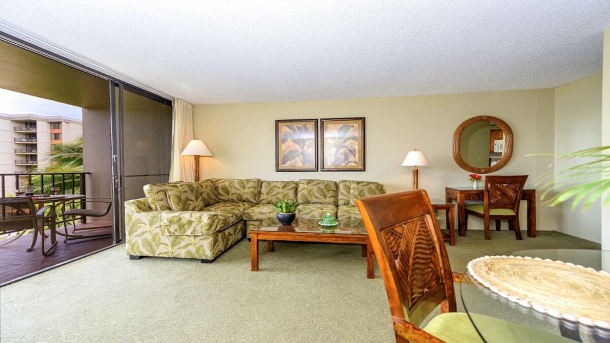 Condo in Lahaina · ★4.7 · 1 bedroom · 2 beds · 1 bath - Photo 3