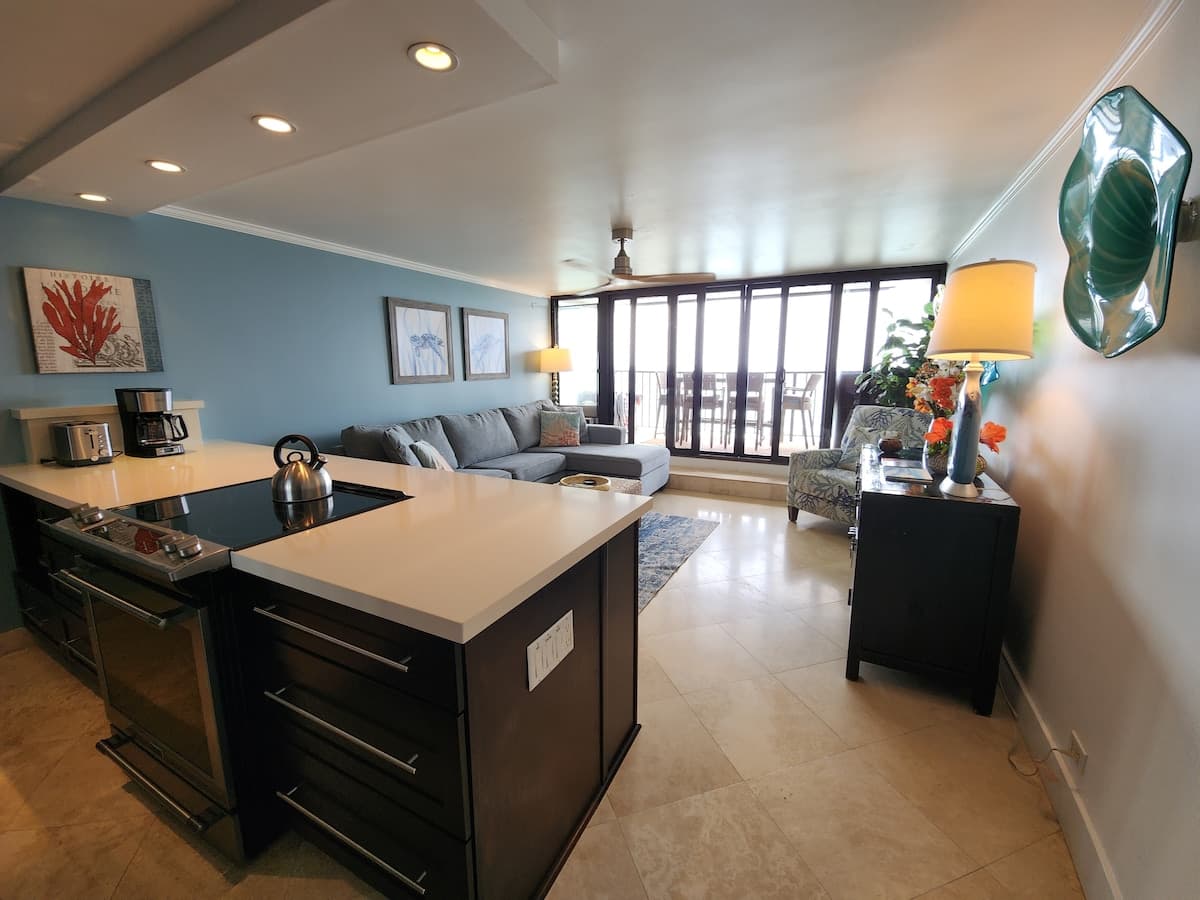 Condo in Lahaina · ★4.86 · 1 bedroom · 1 bed · 1 bath - Photo 1