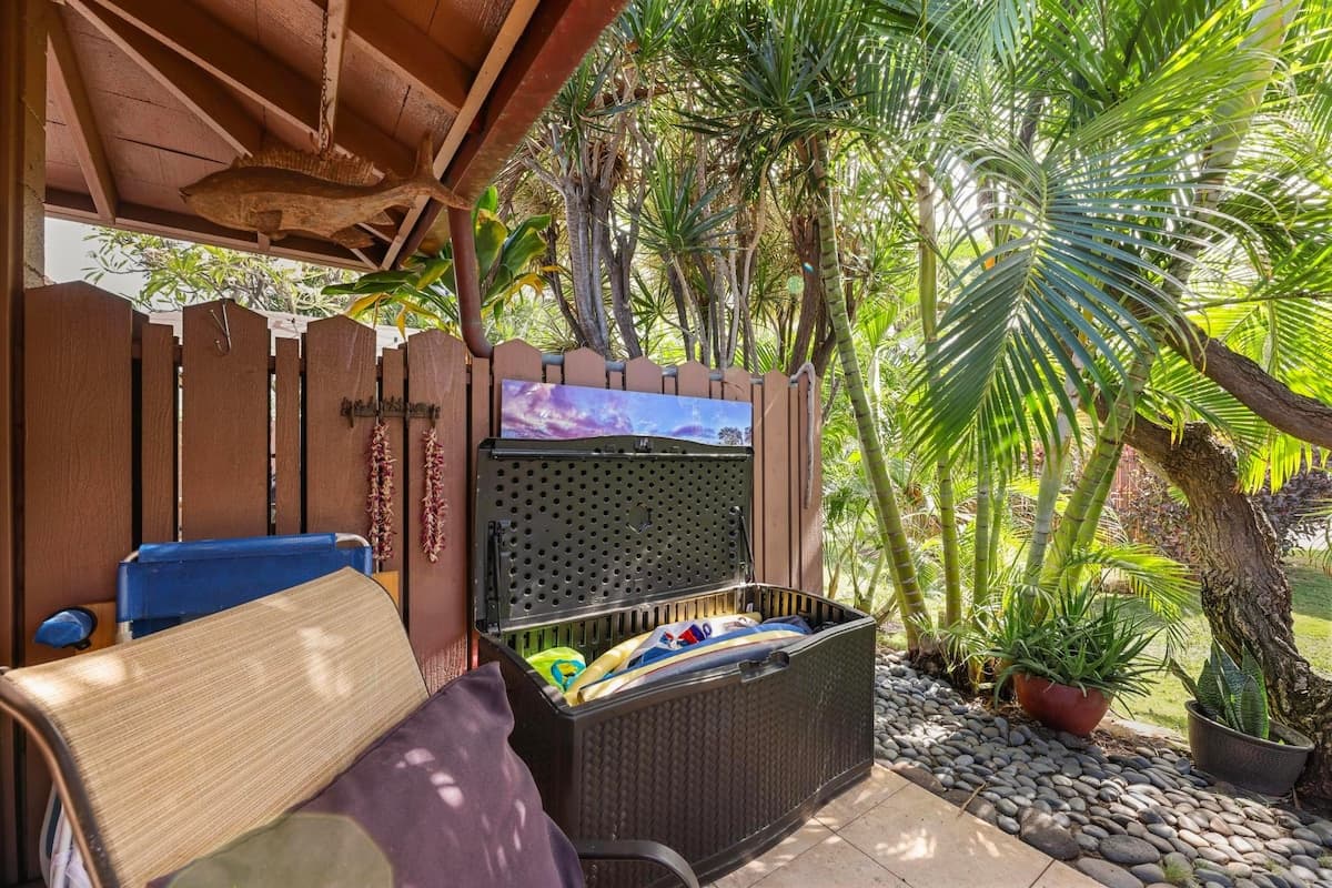 Townhouse in Lahaina · ★4.67 · 2 bedrooms · 3 beds · 2 baths - Photo 5