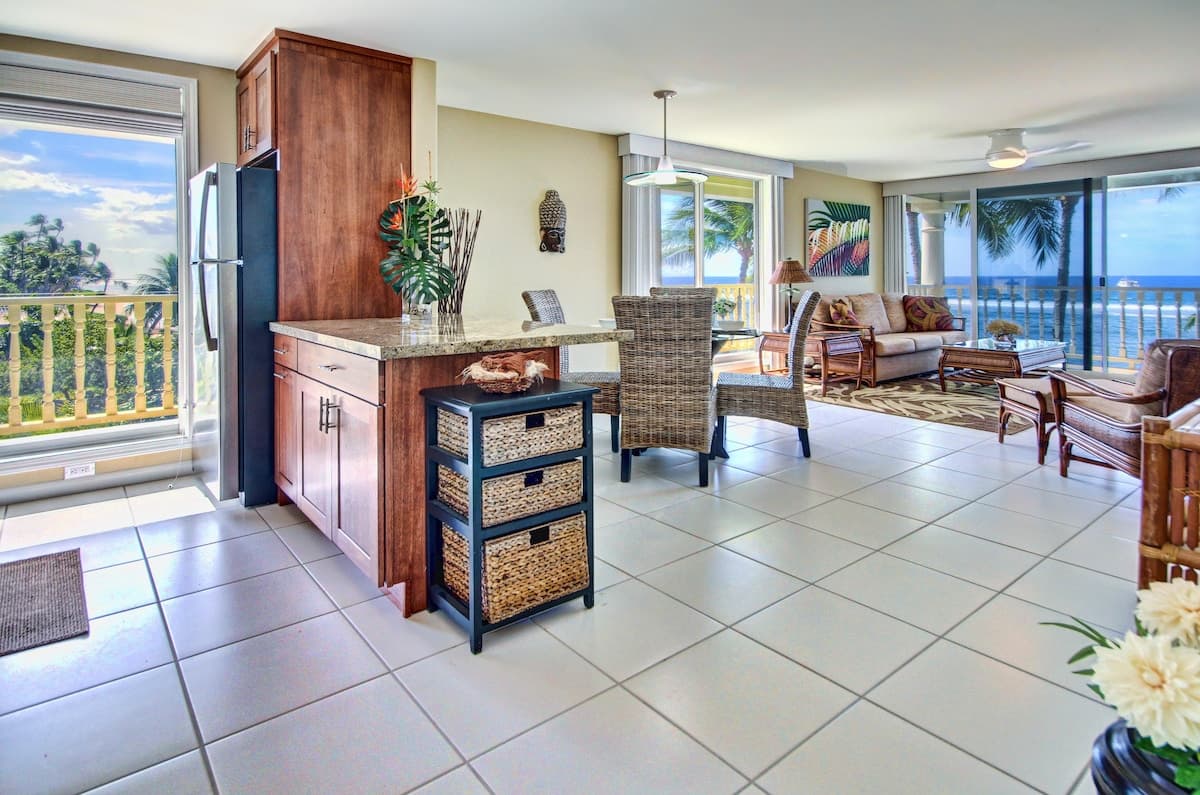 Condo in Lahaina · ★4.67 · 1 bedroom · 2 beds · 1 bath - Photo 2