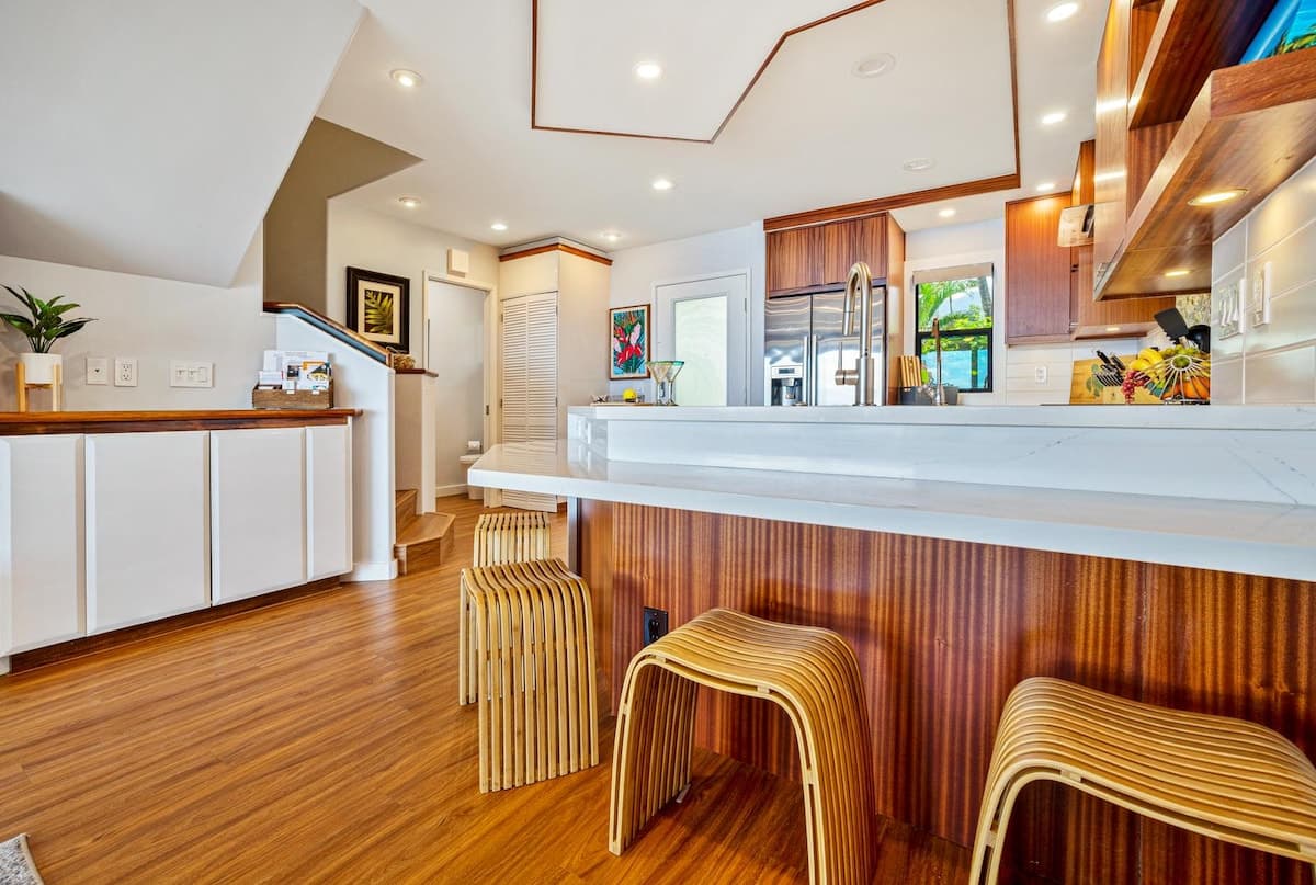 Townhouse in Lahaina · ★4.33 · 2 bedrooms · 4 beds · 2.5 baths - Photo 5