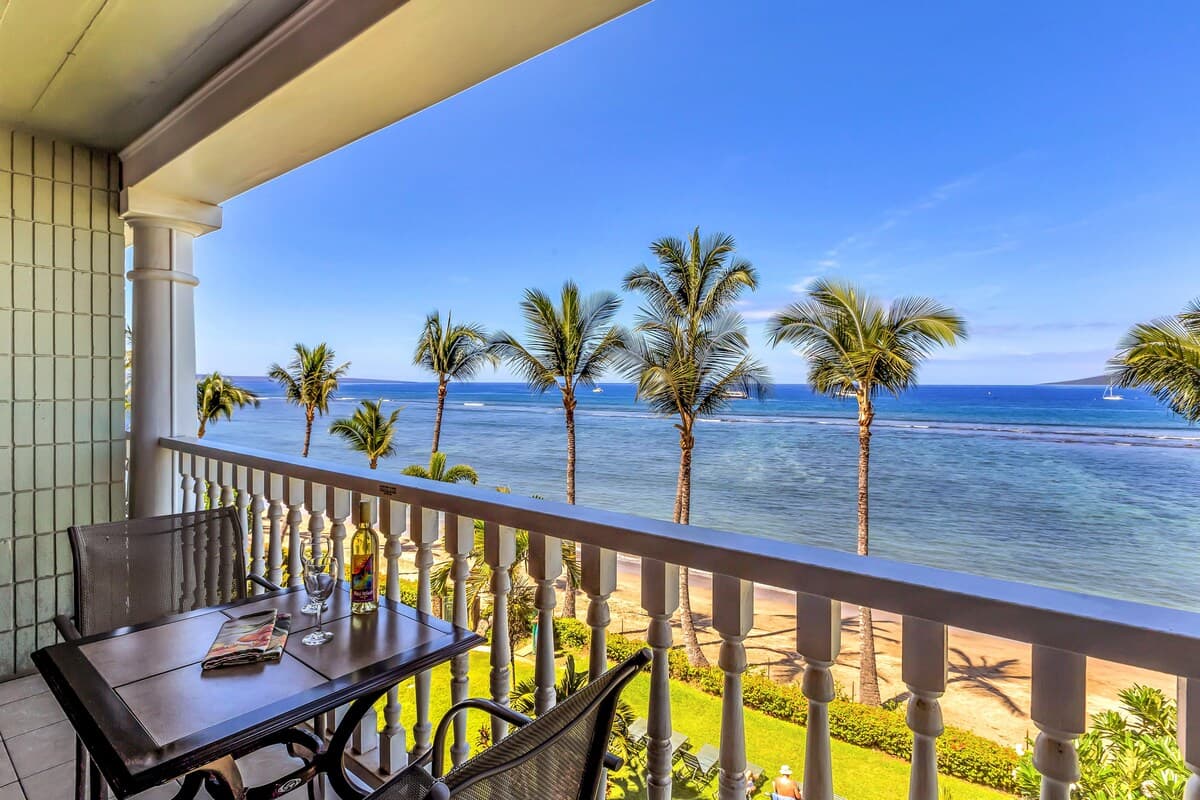 Townhouse in Lahaina · ★4.93 · Studio · 1 bed · 1 private bath - Photo 3