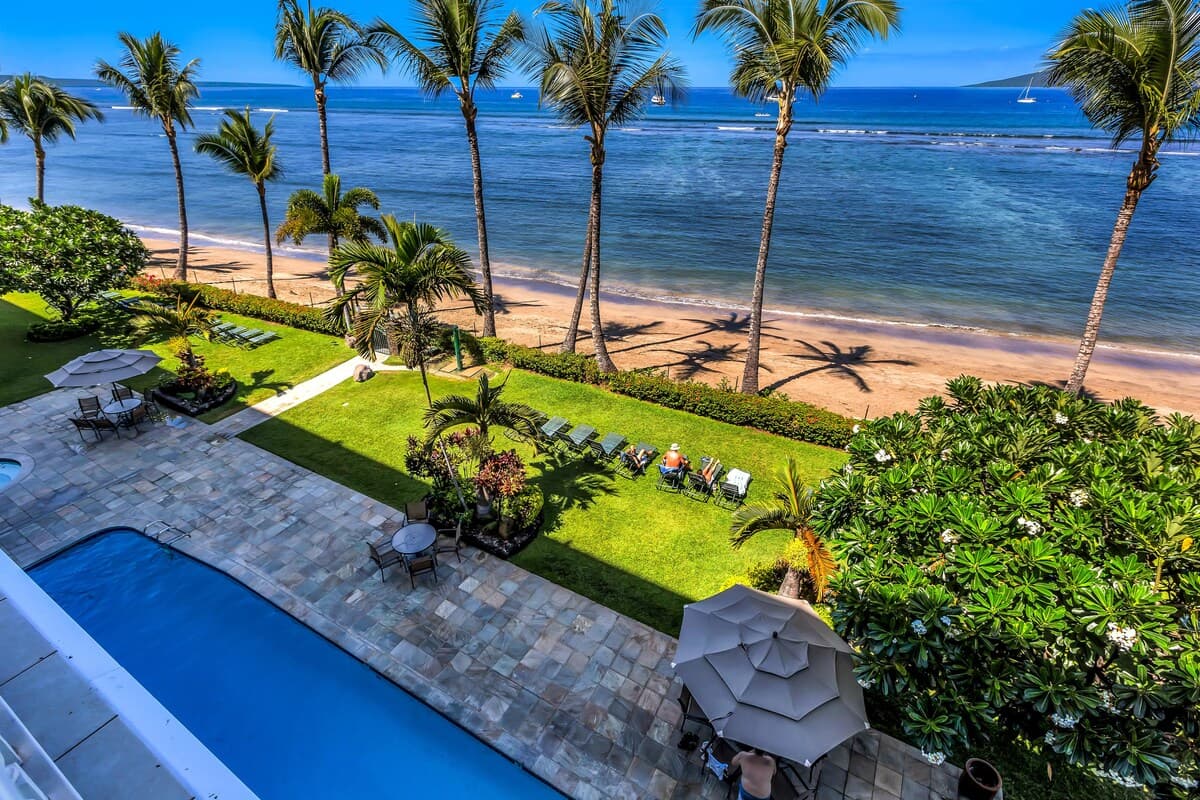 Townhouse in Lahaina · ★4.93 · Studio · 1 bed · 1 private bath - Photo 5