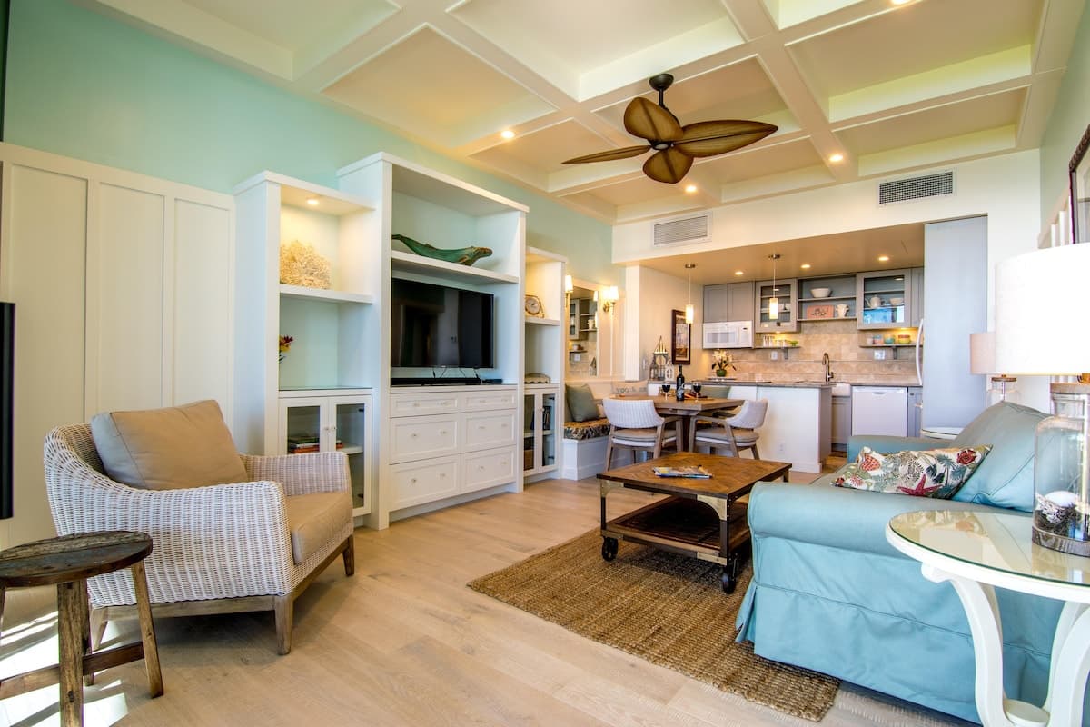Condo in Lahaina · ★4.88 · 1 bedroom · 2 beds · 1 bath - Photo 5
