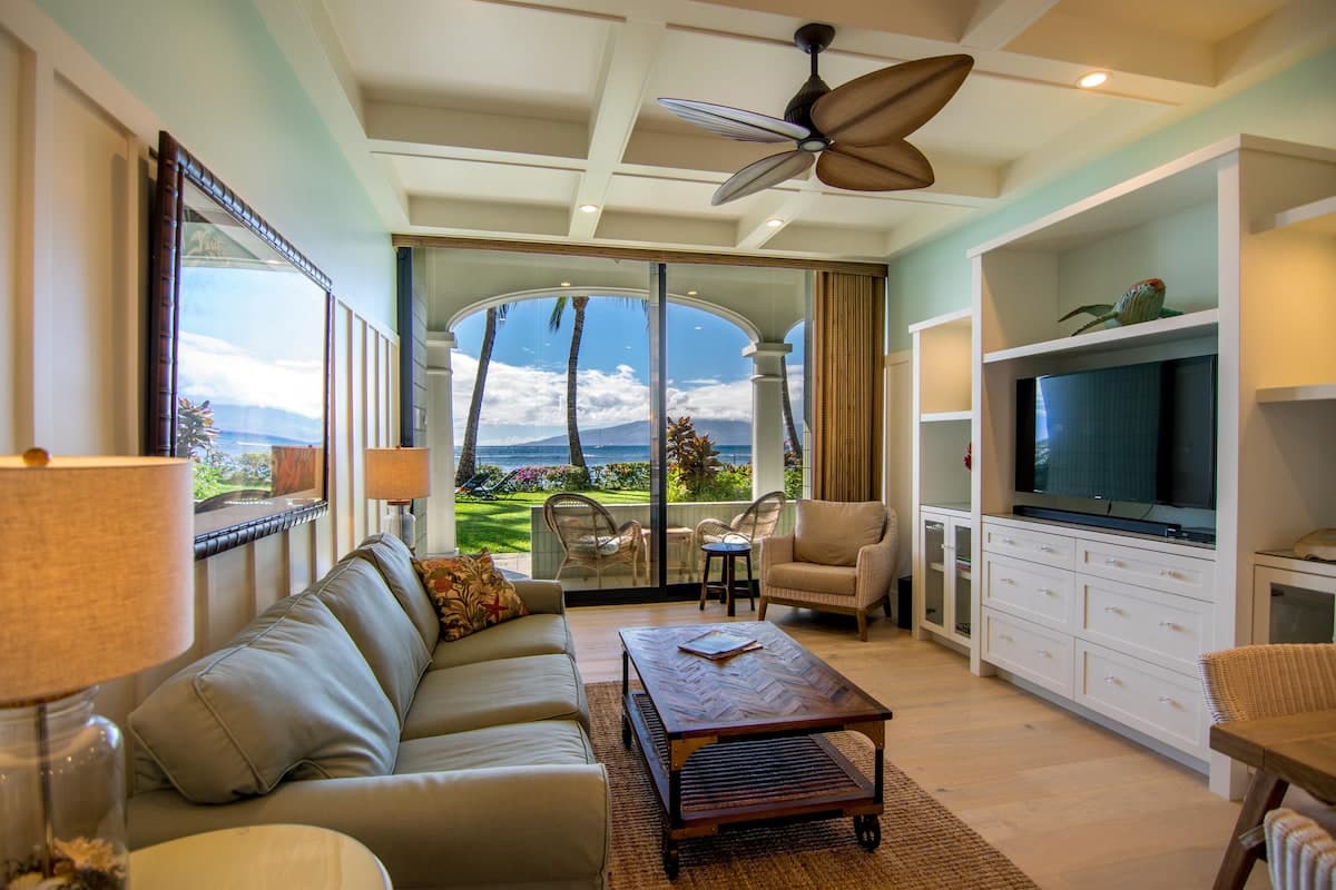 Condo in Lahaina · ★4.88 · 1 bedroom · 2 beds · 1 bath - Photo 4