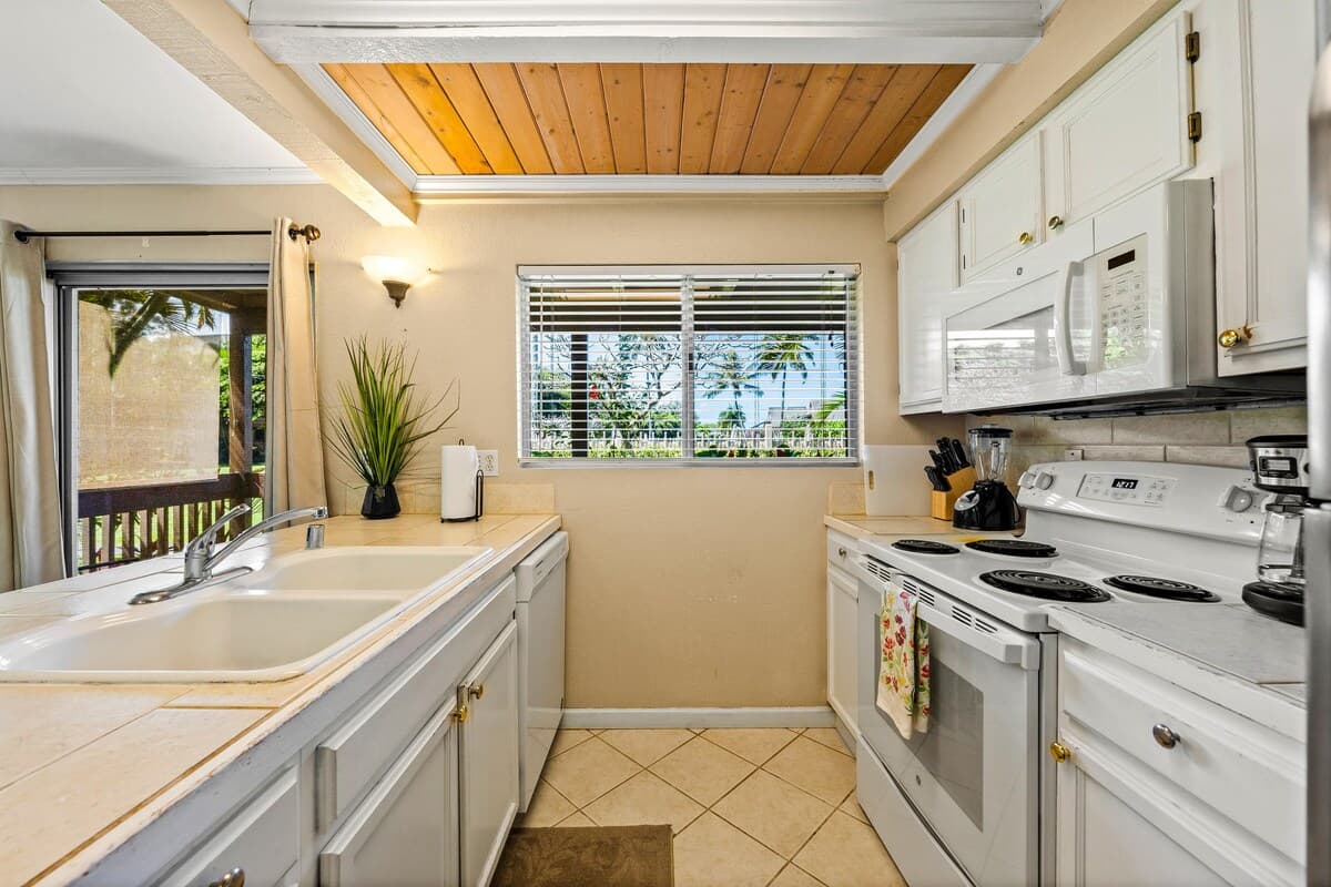 Condo in Princeville · ★4.52 · 1 bedroom · 1 bed · 1 private bath - Photo 5