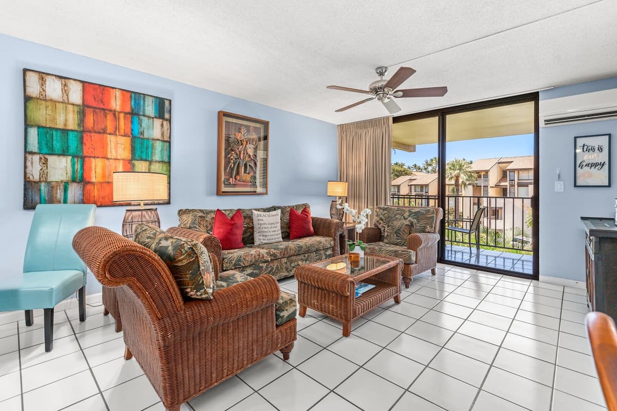 Condo in Kihei · ★4.75 · 2 bedrooms · 3 beds · 2 baths - Photo 3