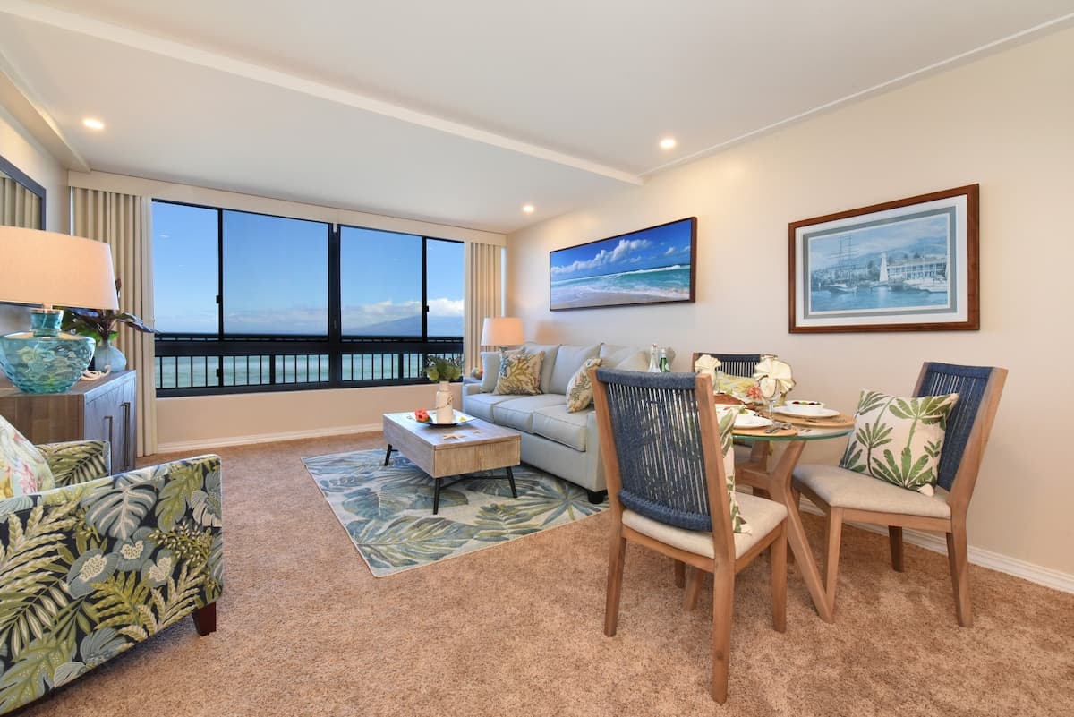 Condo in Lahaina · ★4.58 · 1 bedroom · 2 beds · 1 private bath - Photo 2
