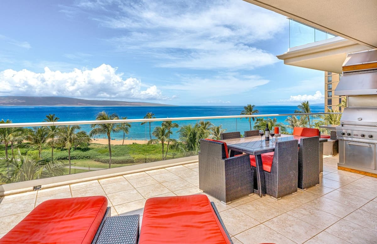 Condo in Lahaina · ★5.0 · 3 bedrooms · 3 beds · 3 baths - Photo 2